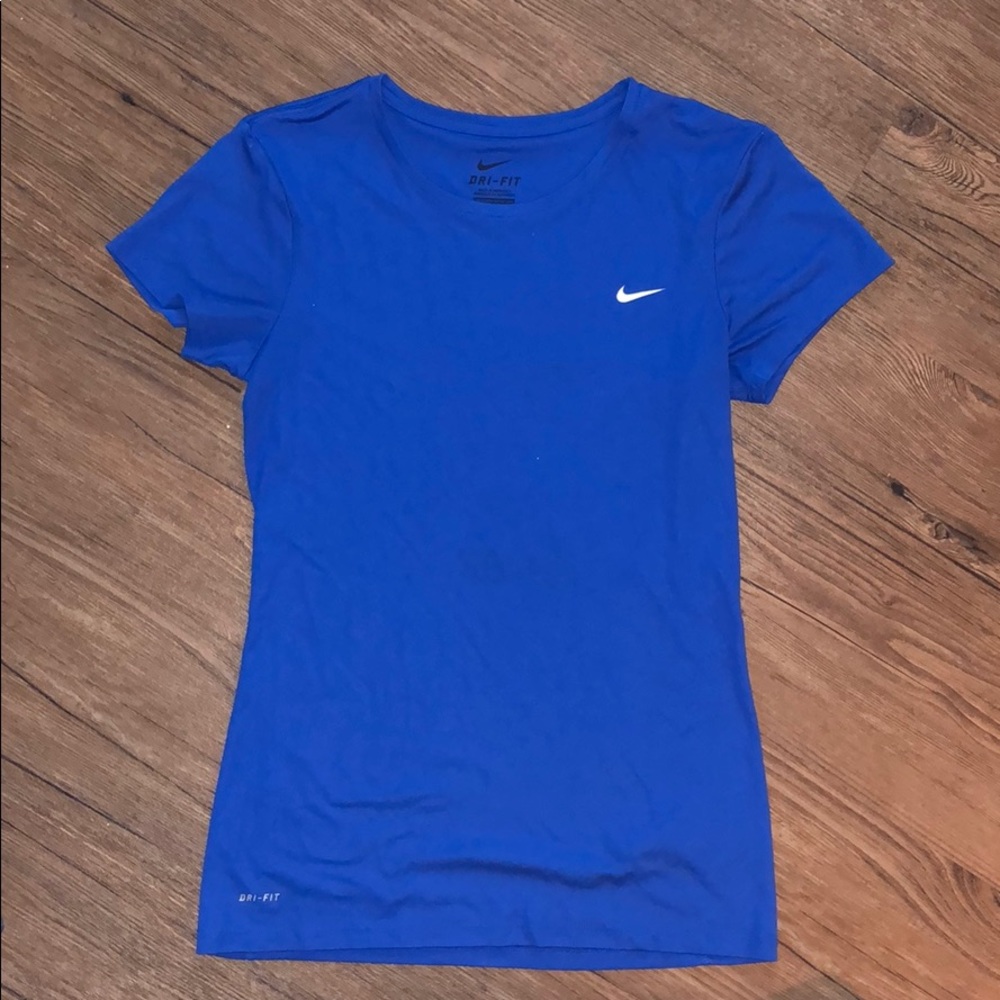 NIKE Dri-Fit Fitted tee